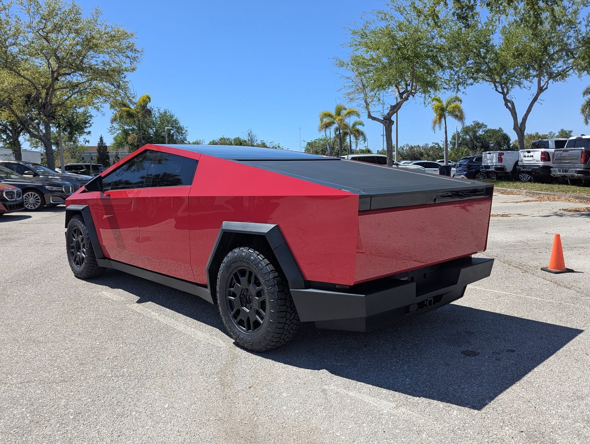 View vehicle photo 5