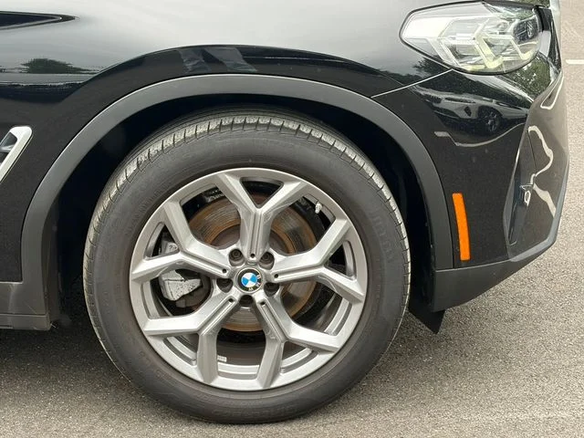 Used 2023 Jet Black BMW xDrive30i image 9