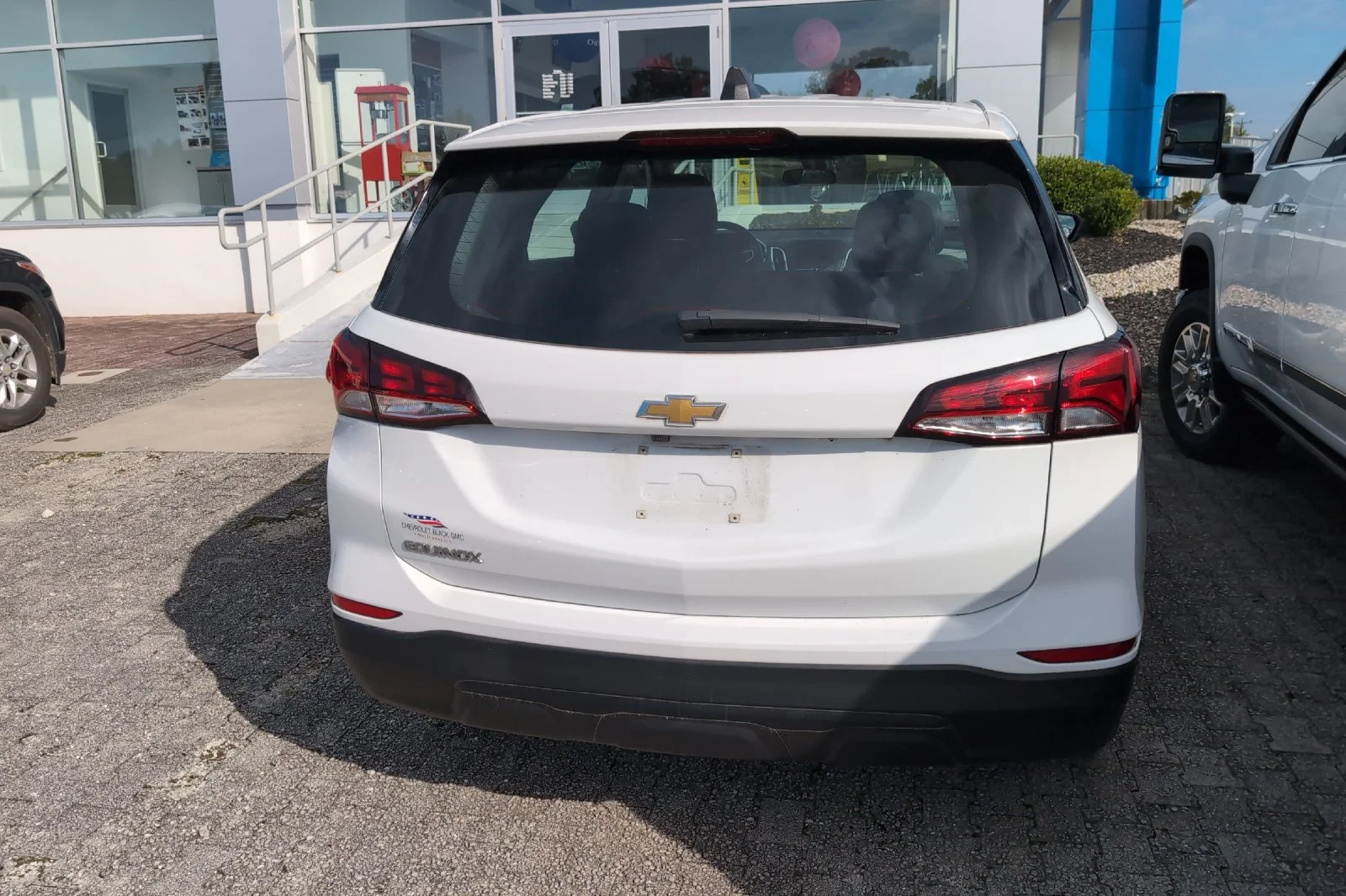 Used 2022 SUMMIT WHITE Chevrolet LS image 7
