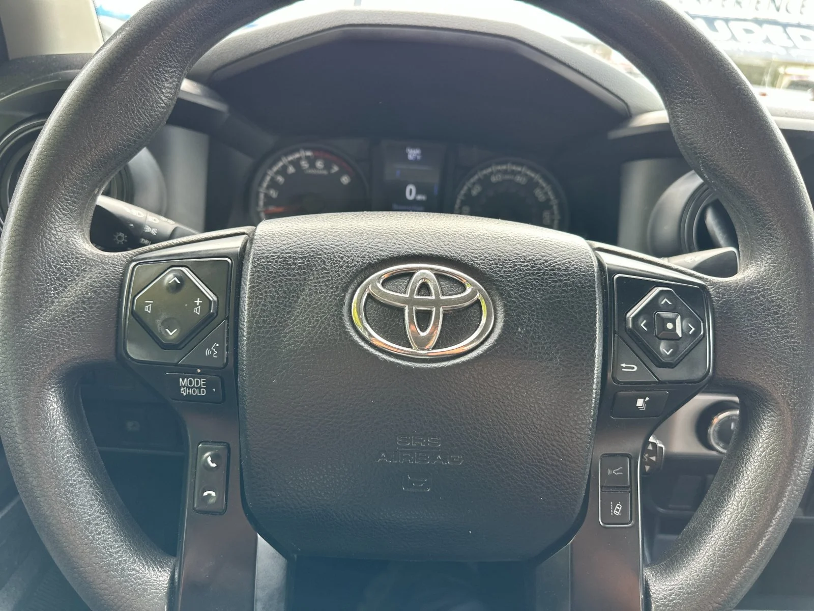 Used 2022 White Toyota SR image 22