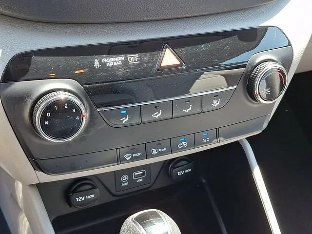 Used 2017 Gray Hyundai SE image 16
