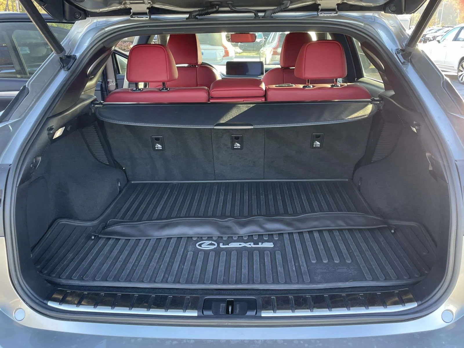 Used 2022 Atomic Silver Lexus F SPORT Handling image 31