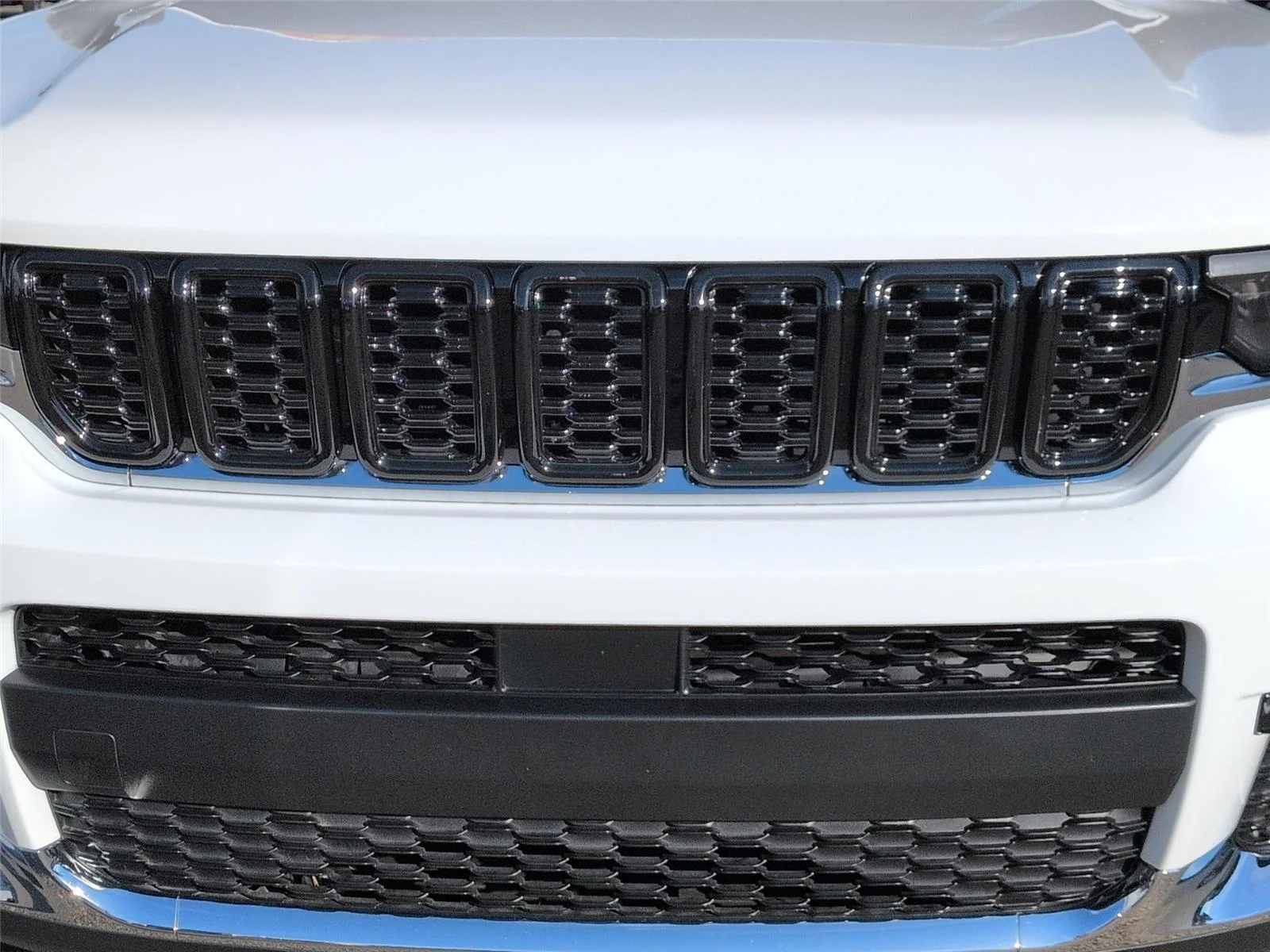 Used 2025 Bright White Clearcoat Jeep Limited image 14
