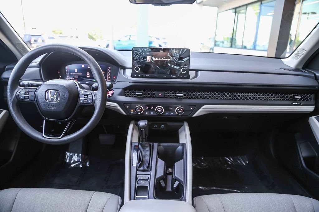 2025 Honda Accord SE - Photo 41