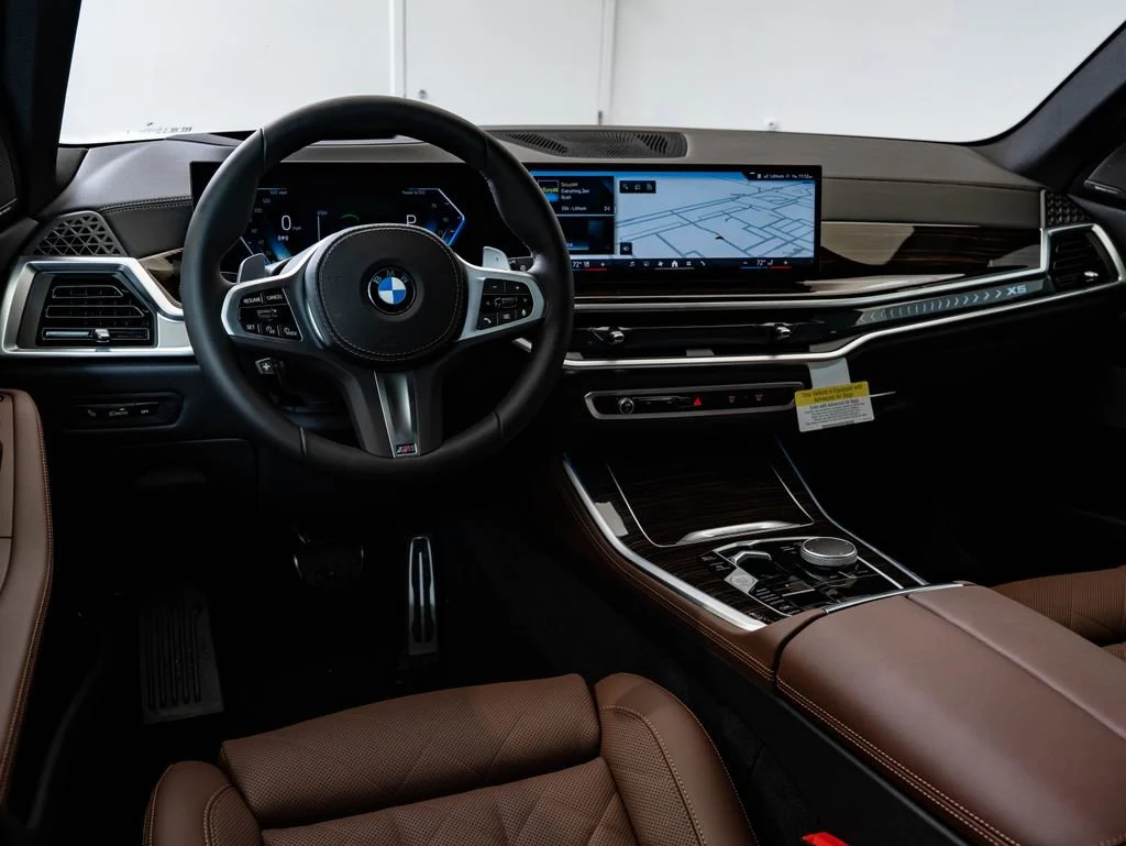 New 2026 Carbon Black Metallic BMW xDrive40i image 4