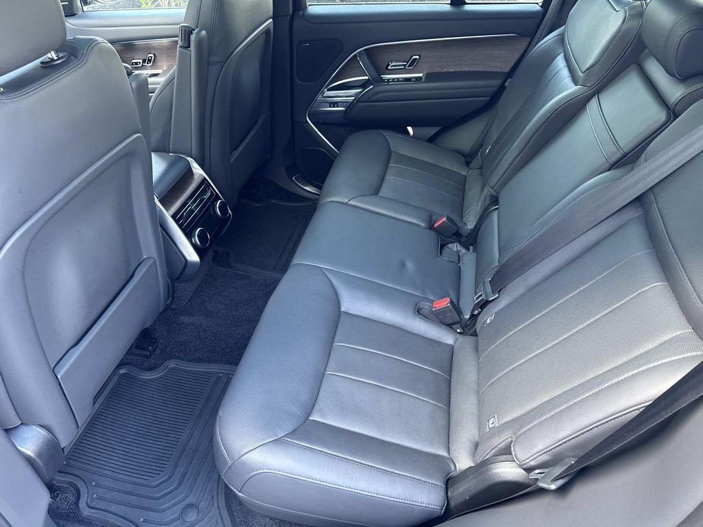 2023 Land Rover Range Rover SE - Photo 16