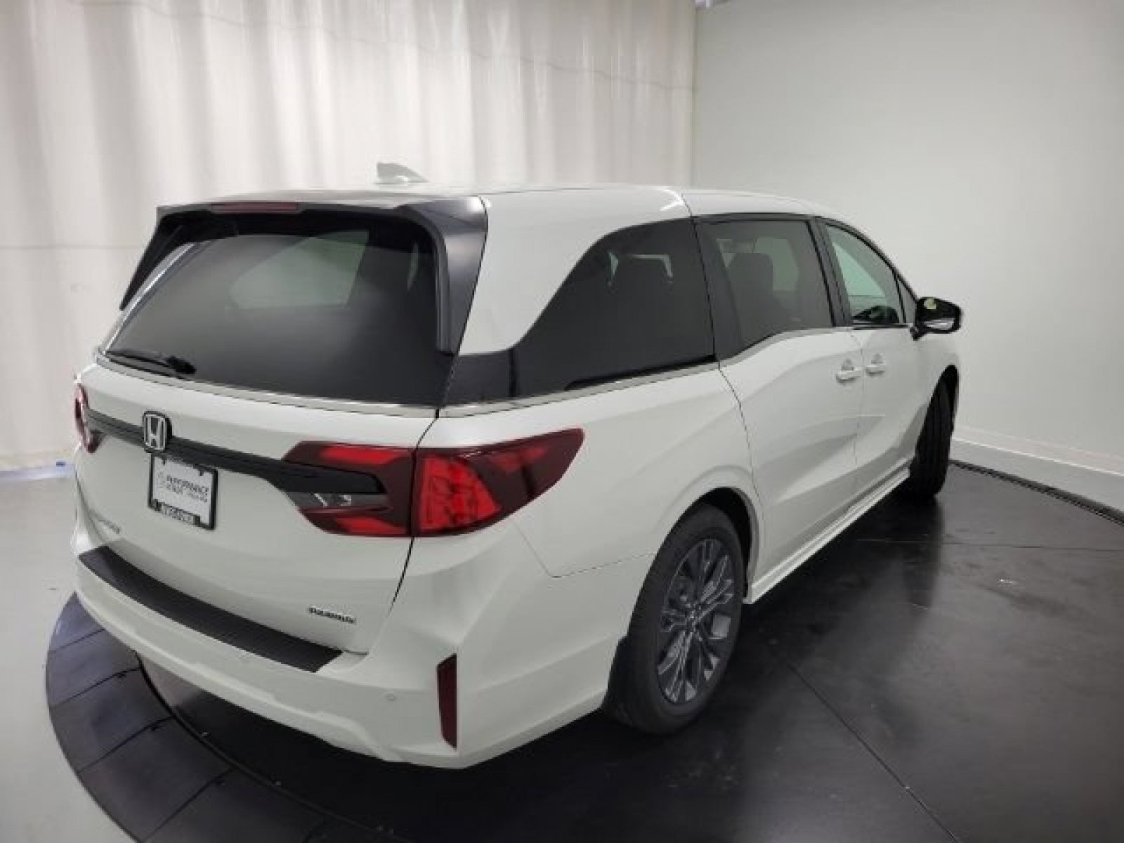 New 2026 Platinum White Pearl Honda Touring image 29