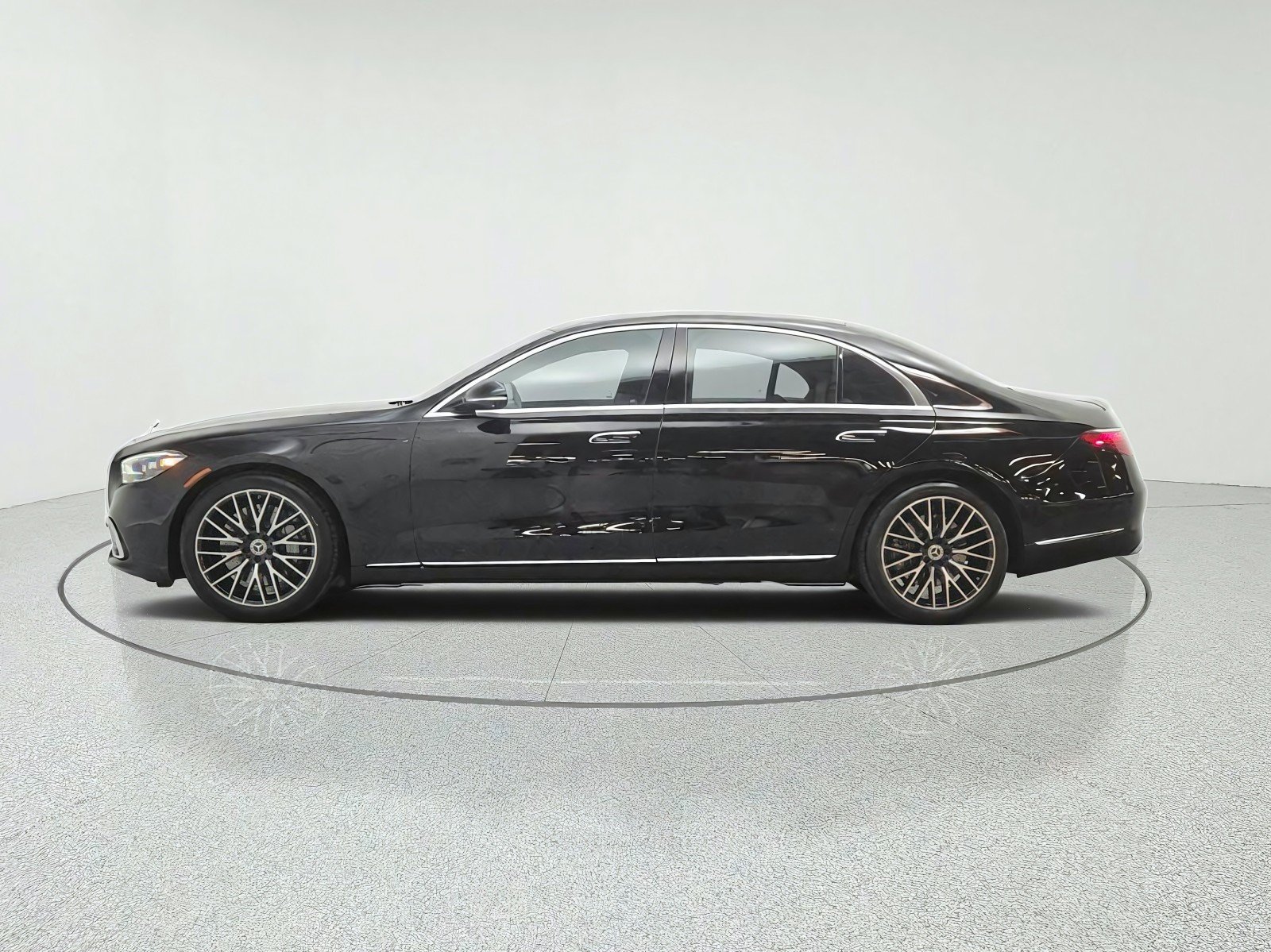 Certified Used 2022 Black Mercedes-Benz S 580 4MATIC® Sedan image 8