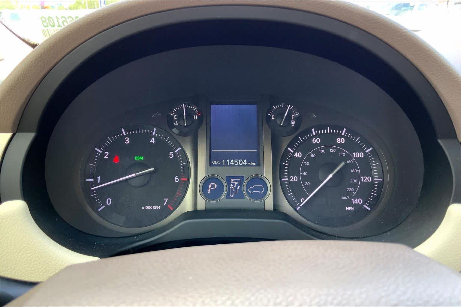 Used 2014 Starfire Pearl Lexus  image 25