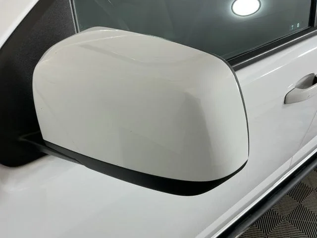 Used 2020 White Chevrolet Z71 image 9