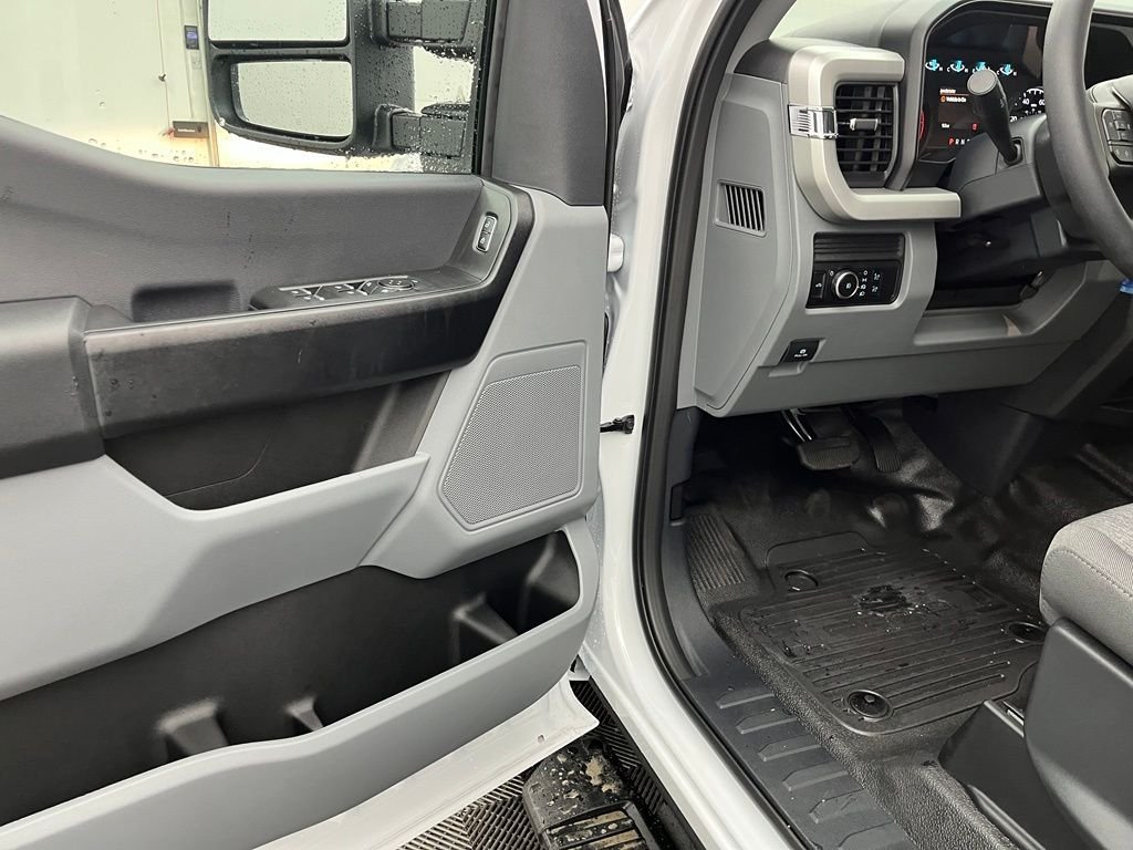New 2026 White Ford XL image 17