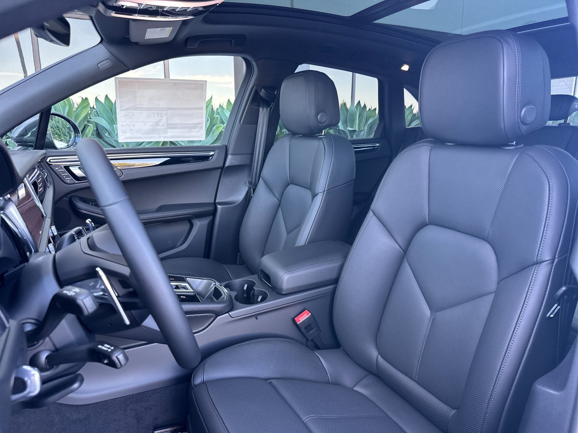 New 2026  Porsche Macan (AWD) image 6
