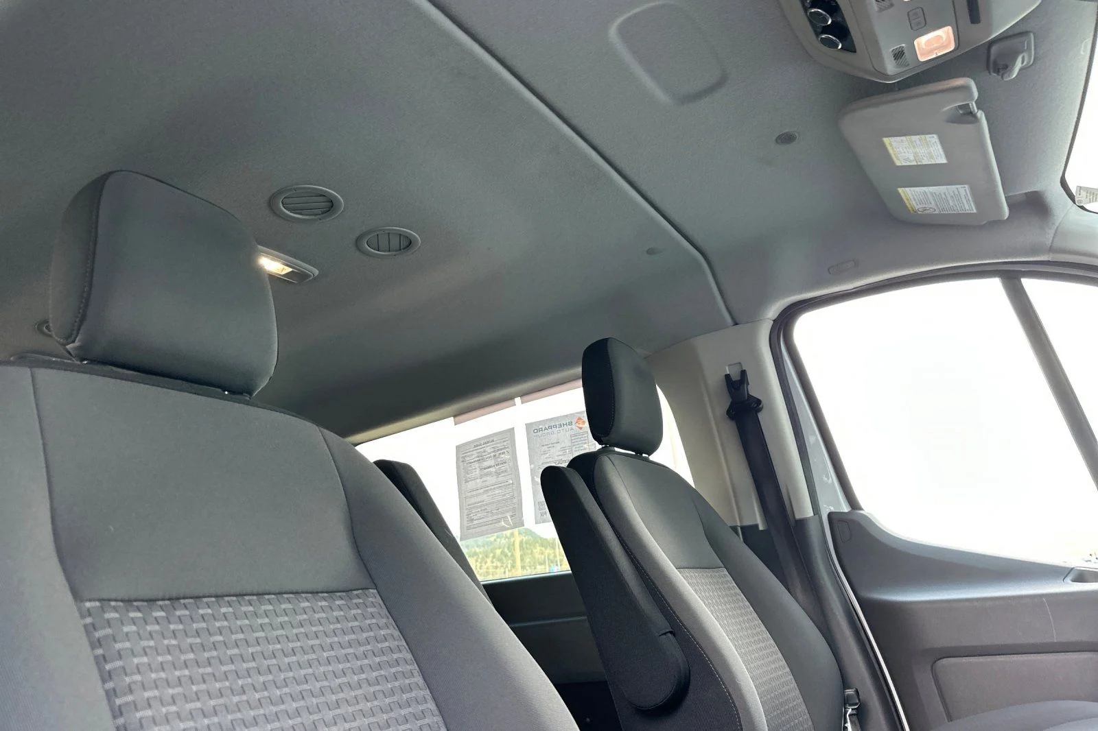 2023 Ford Transit Passenger Van XLT - Photo 18