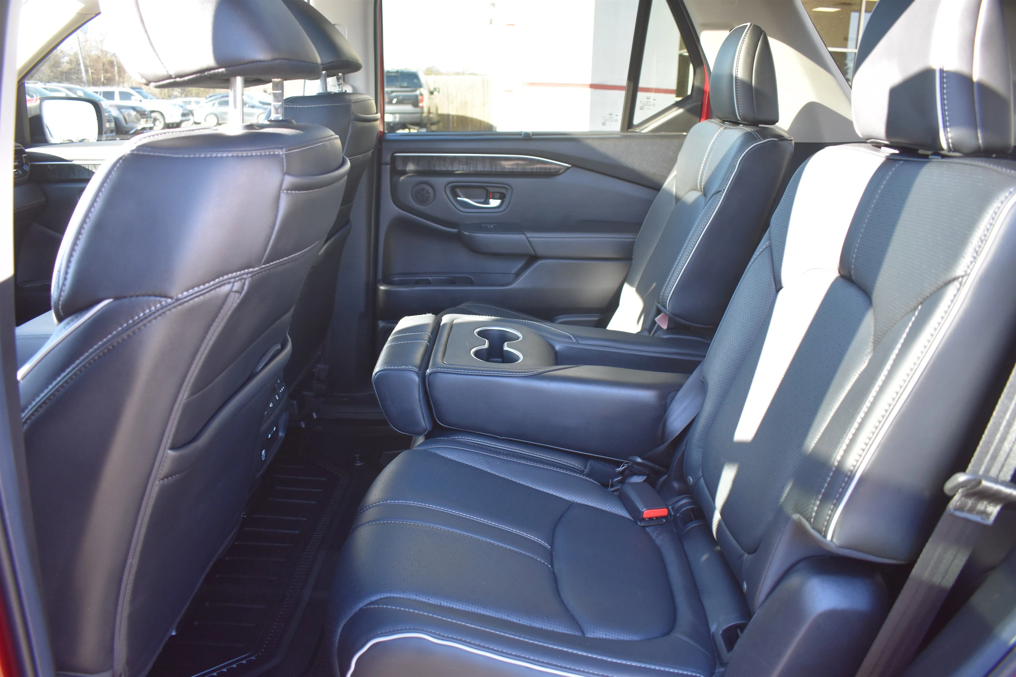 2025 Honda Pilot Elite - Photo 16