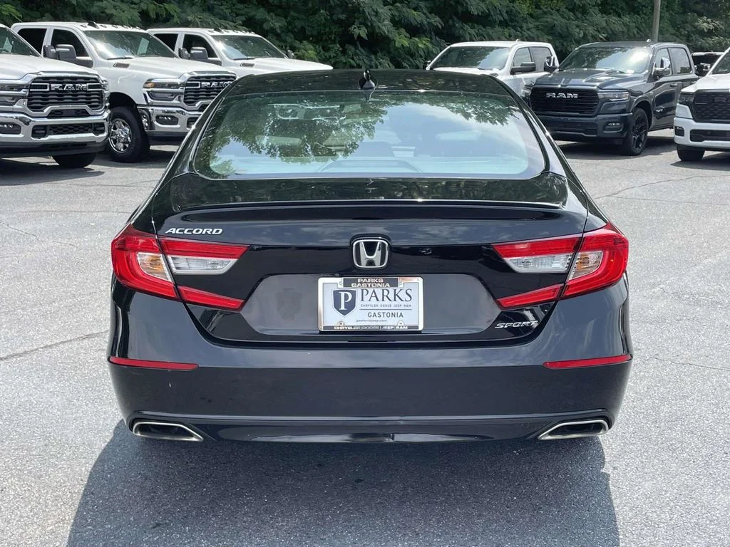 Used 2018  Honda Sport image 7
