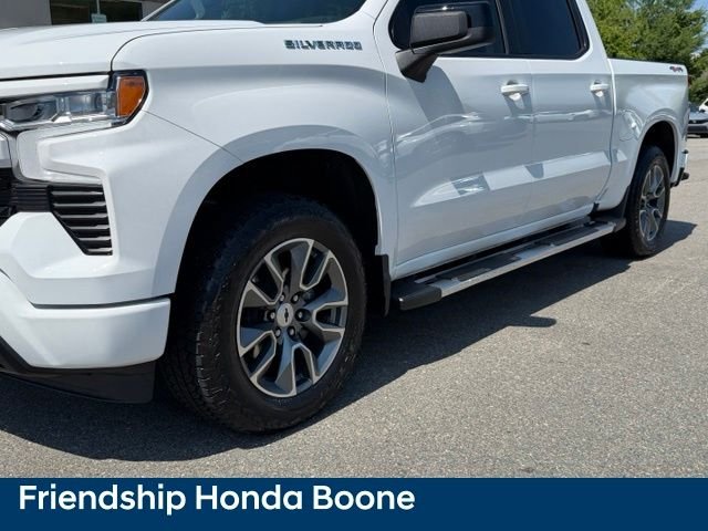 Used 2025 White Chevrolet RST image 10