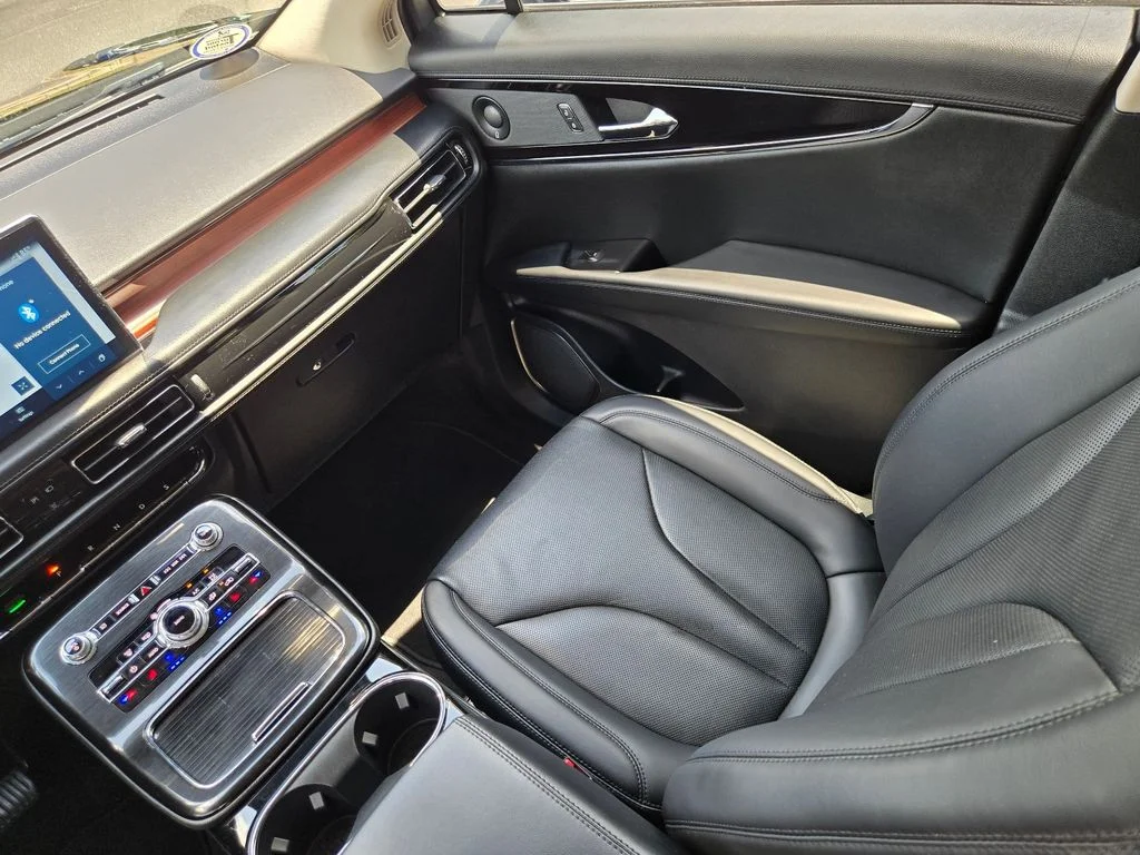 Used 2021 Black Lincoln Reserve image 14