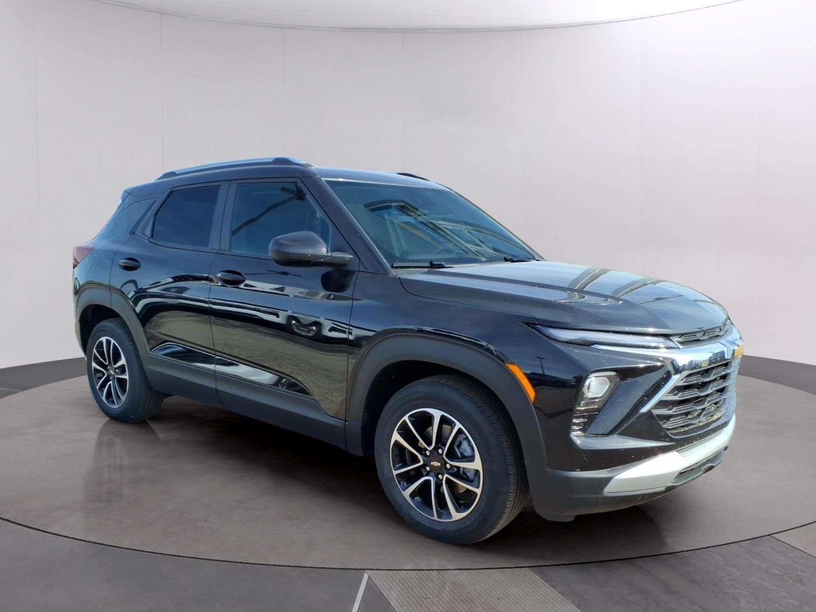 New 2026 Mosaic Black Metallic Chevrolet LT image 7