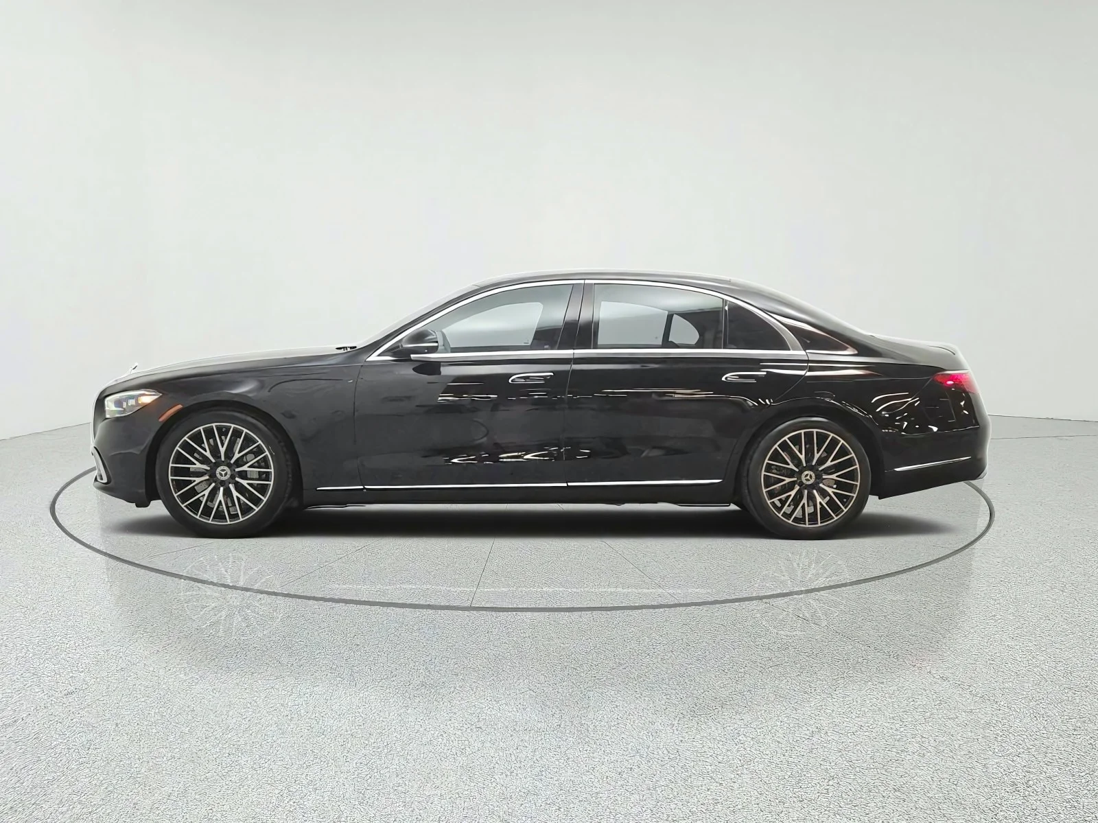 Certified Used 2022 Black Mercedes-Benz S 580 4MATIC® Sedan image 8