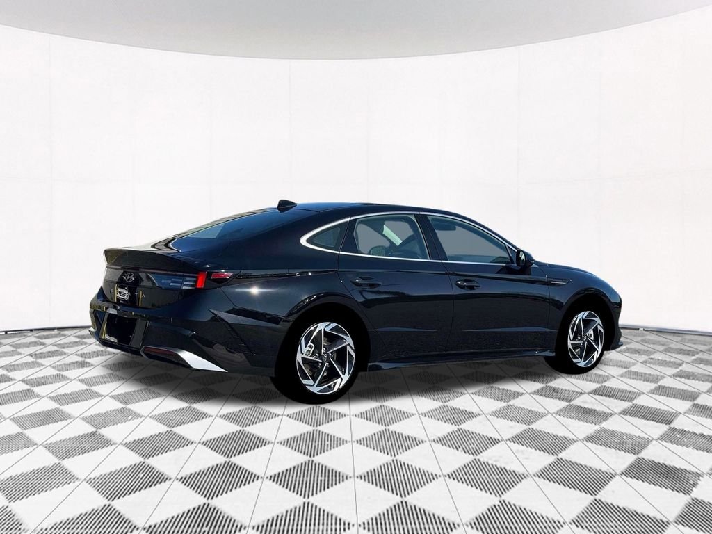New 2026 Black Hyundai SEL Sport image 13