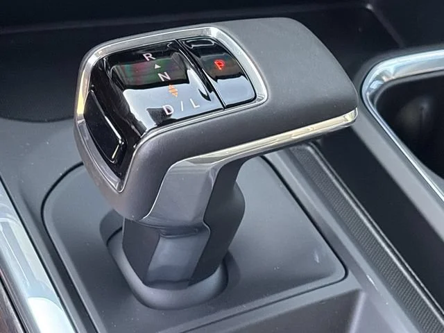 New 2026 Summit White GMC SLT image 18