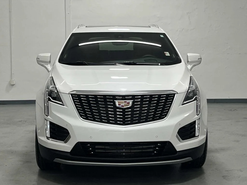 Used 2025 Crystal White Tricoat Cadillac Premium Luxury image 3