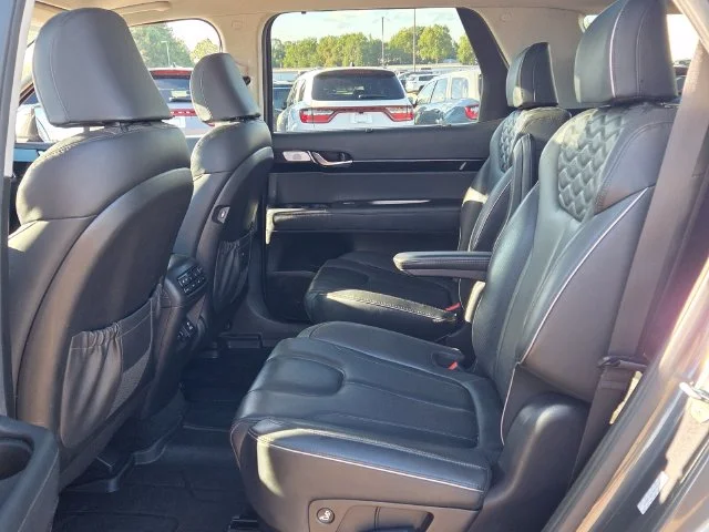 Used 2021 Green Hyundai Limited image 6