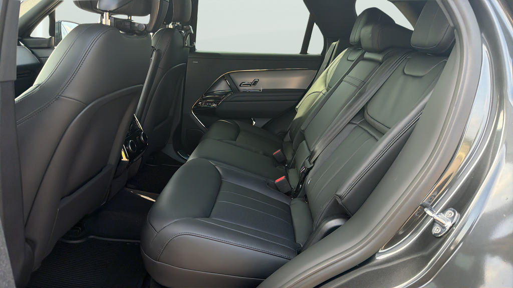 New 2026 Carpathian Grey Land Rover SE image 19
