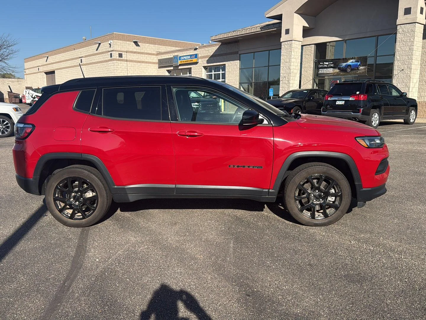 Used 2023 Jeep Compass Altitude with VIN 3C4NJDBNXPT517046 for sale in Waconia, Minnesota