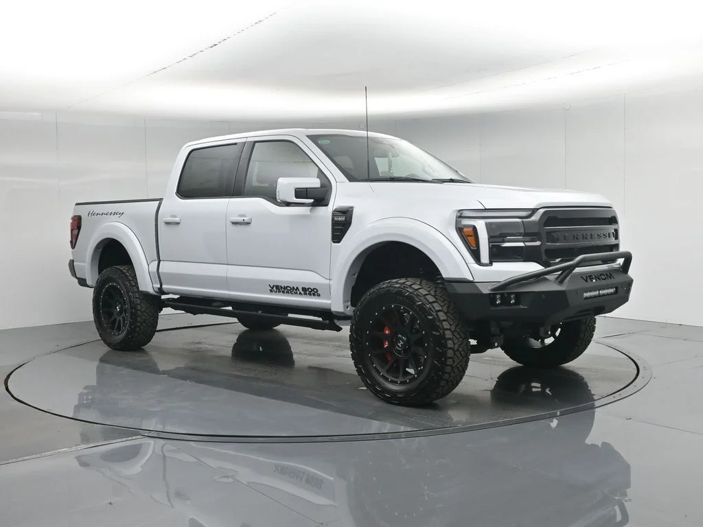 New 2025 White Ford Lariat image 28