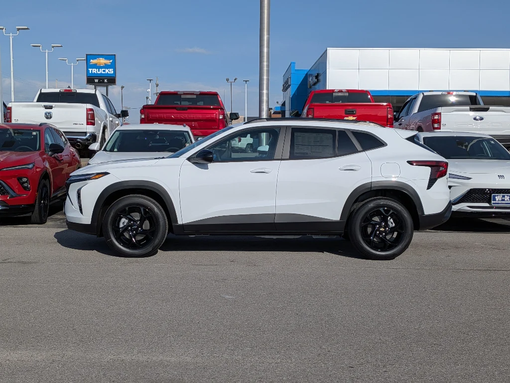 New 2026 Summit White Chevrolet LT image 7