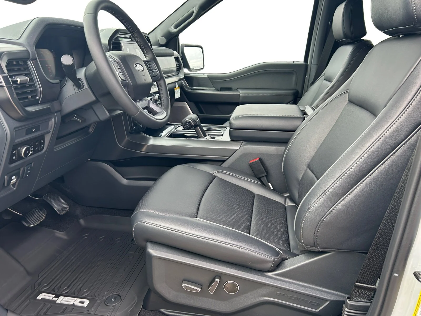 New 2026 Avalanche Ford Lariat image 14