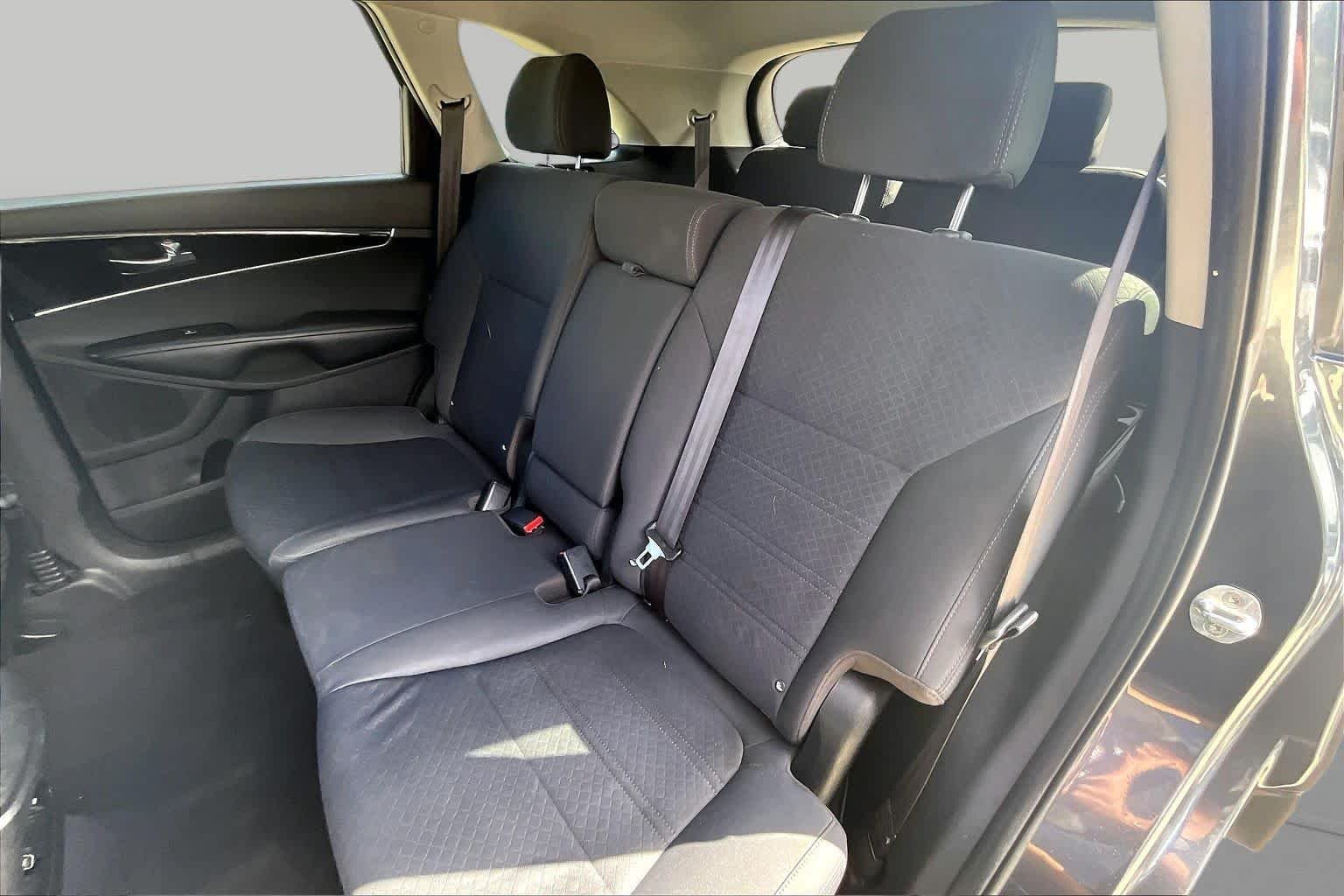 Used 2020 Gravity Grey Kia LX image 18