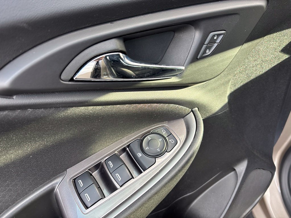 Used 2024 Gray Chevrolet LT image 18
