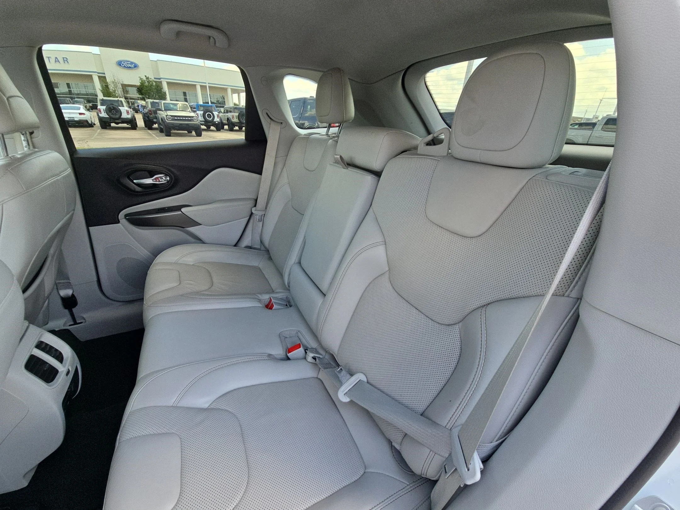 Certified Used 2020 Bright White Clearcoat Jeep Limited image 23