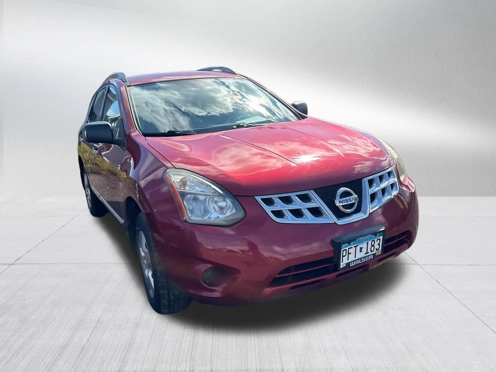 Used 2014 Cayenne Red Nissan S image 6