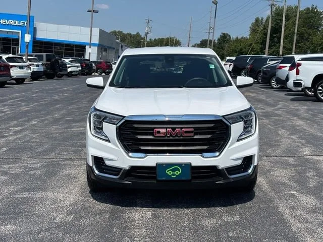 Used 2024 Summit White GMC SLE image 8