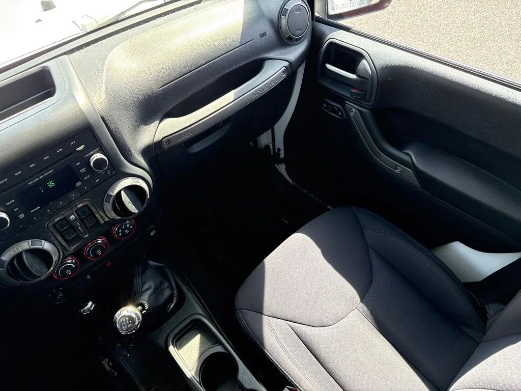 Used 2013 Bright White Jeep Unlimited Sport image 17