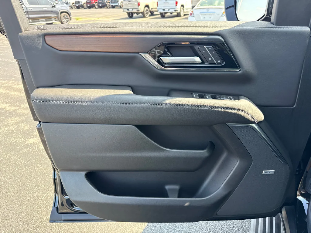 2026 GMC Yukon XL Denali - Photo 14
