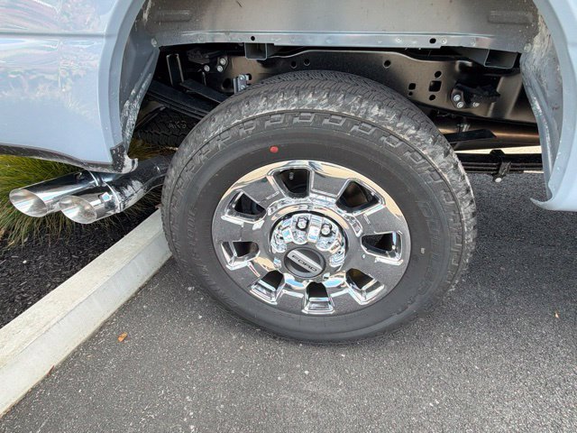 New 2026 Glacier Gray Metallic Tri-Coat Ford F-350® Lariat® image 5