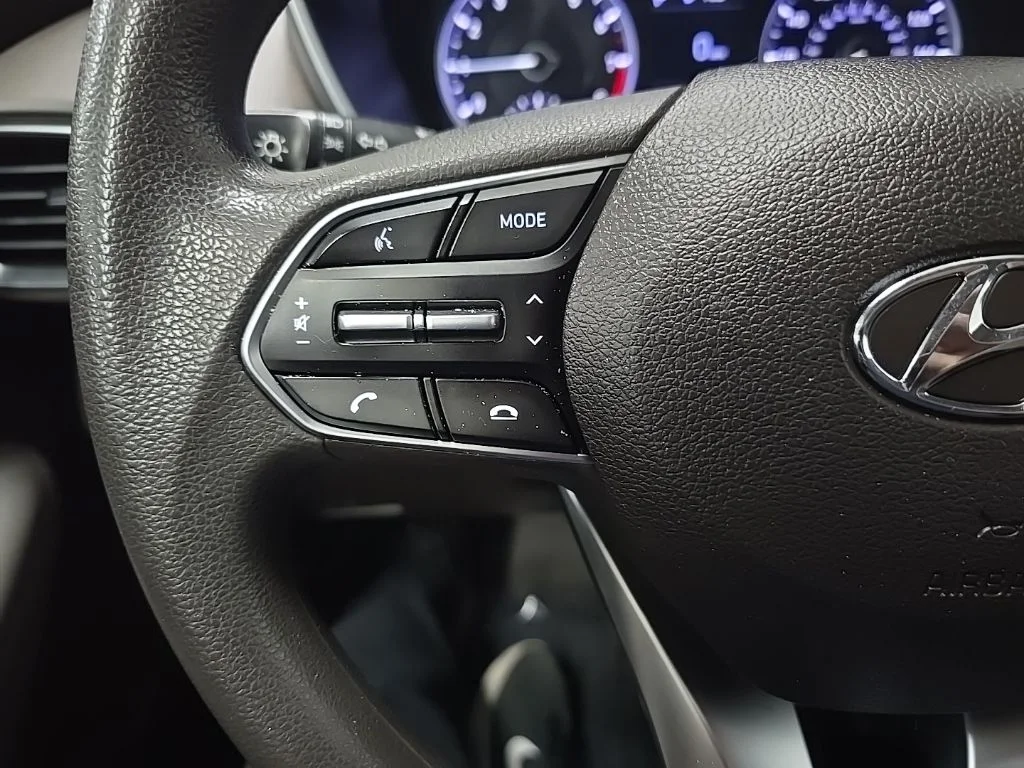 Used 2019 Silver Hyundai SE image 19