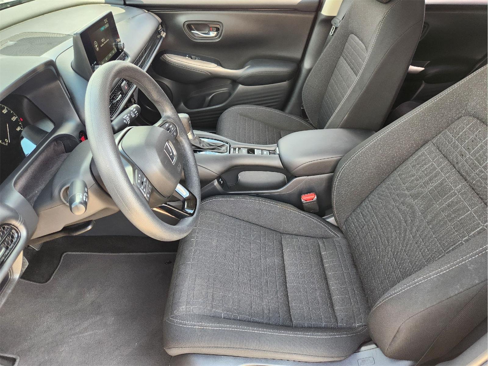 2025 Honda HR-V LX - Photo 13