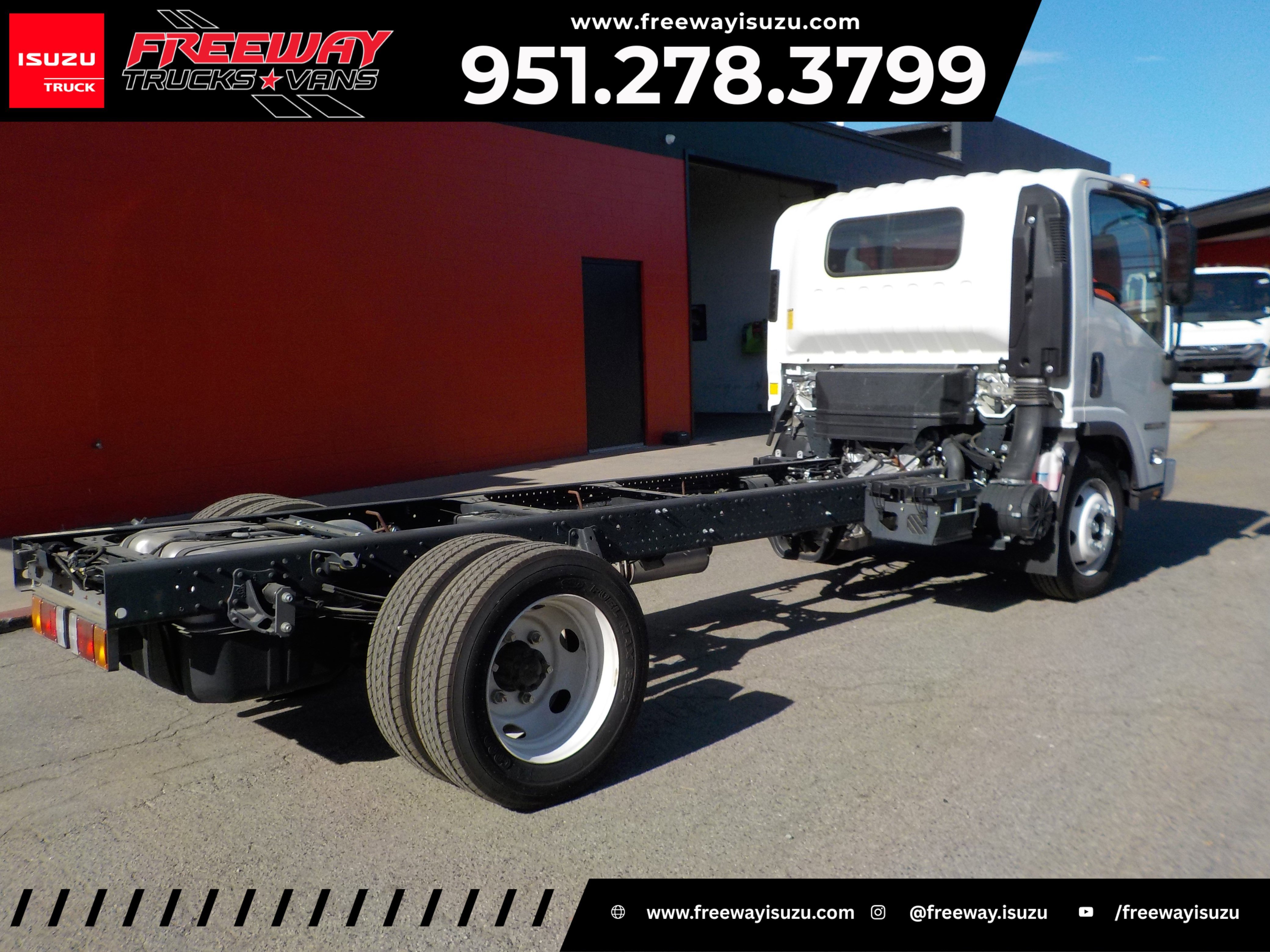 New 2024 White ISUZU  image 2