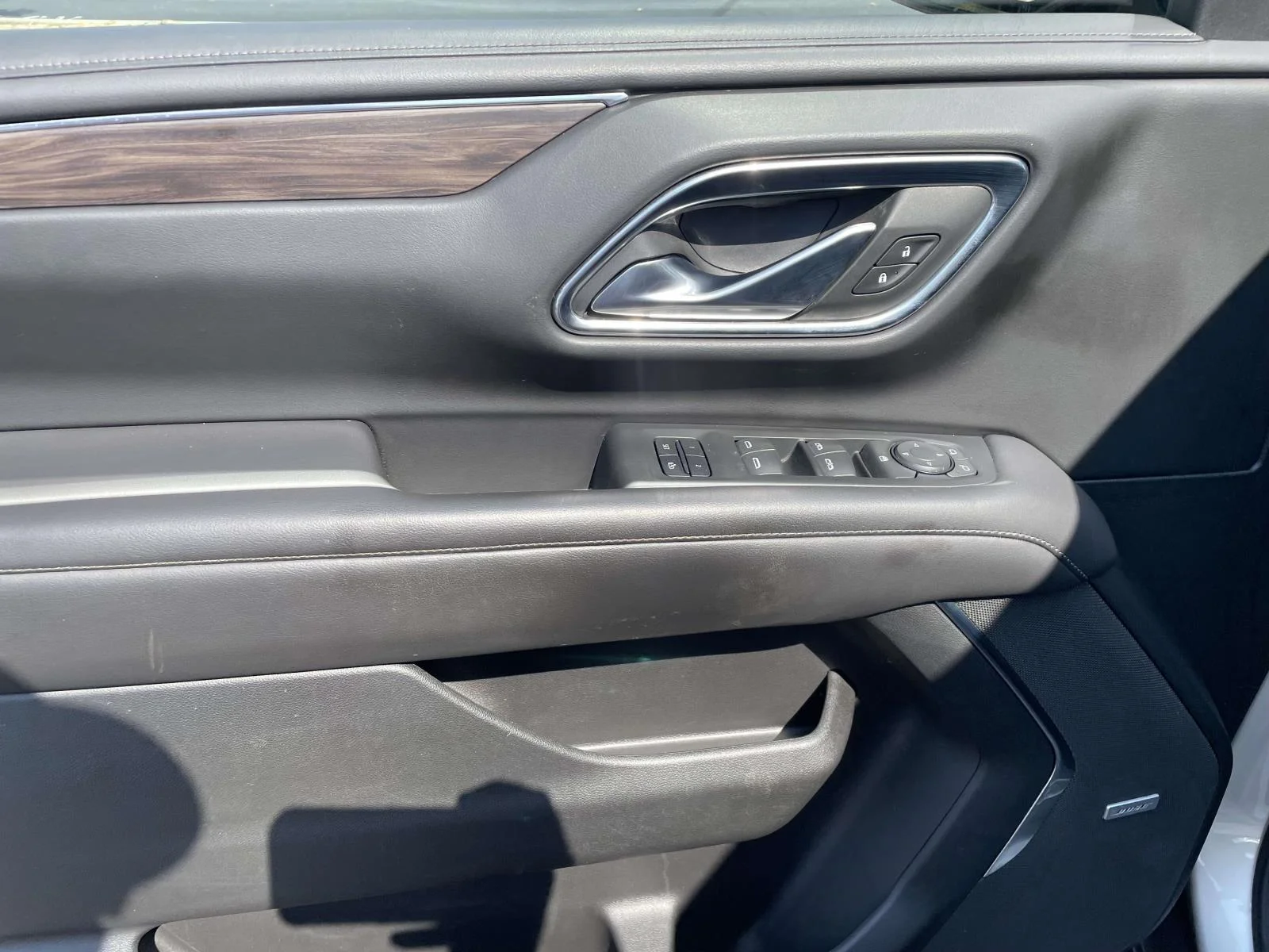 Used 2022 EMPIRE BEIGE METALLIC Chevrolet LT image 18