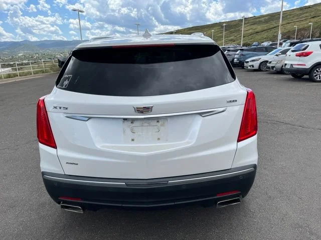 Used 2019 Crystal White Tricoat Cadillac Premium Luxury AWD image 9