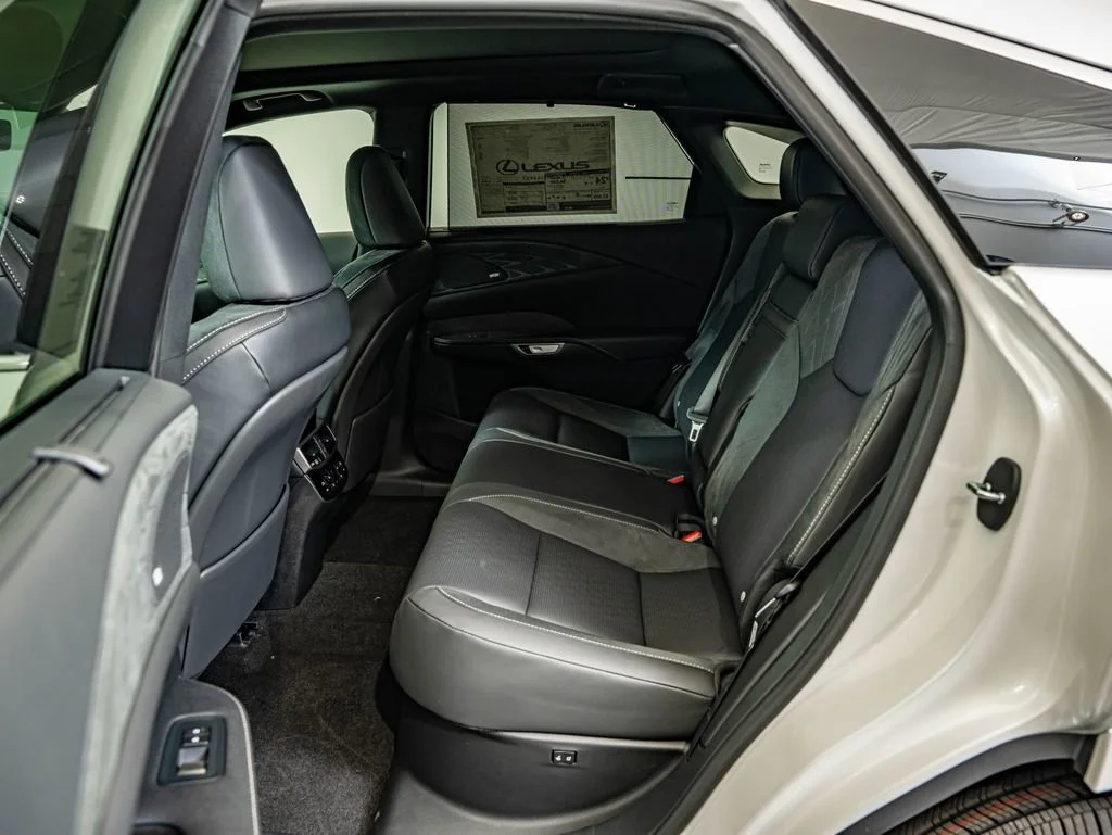 New 2026 Eminent White Pearl Lexus 350 Luxury image 32