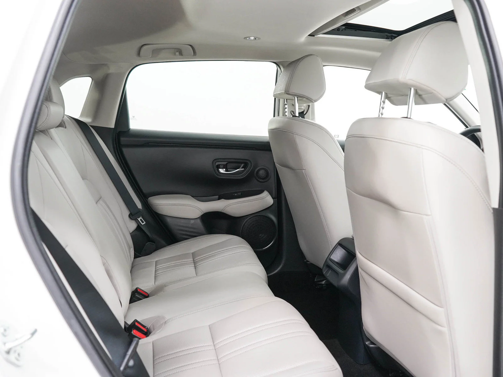 Used 2025 White Honda EX-L AWD CVT image 13