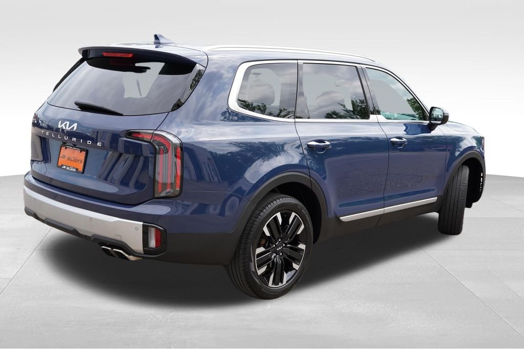 Used 2024 Midnight Lake Blue Kia SX image 5