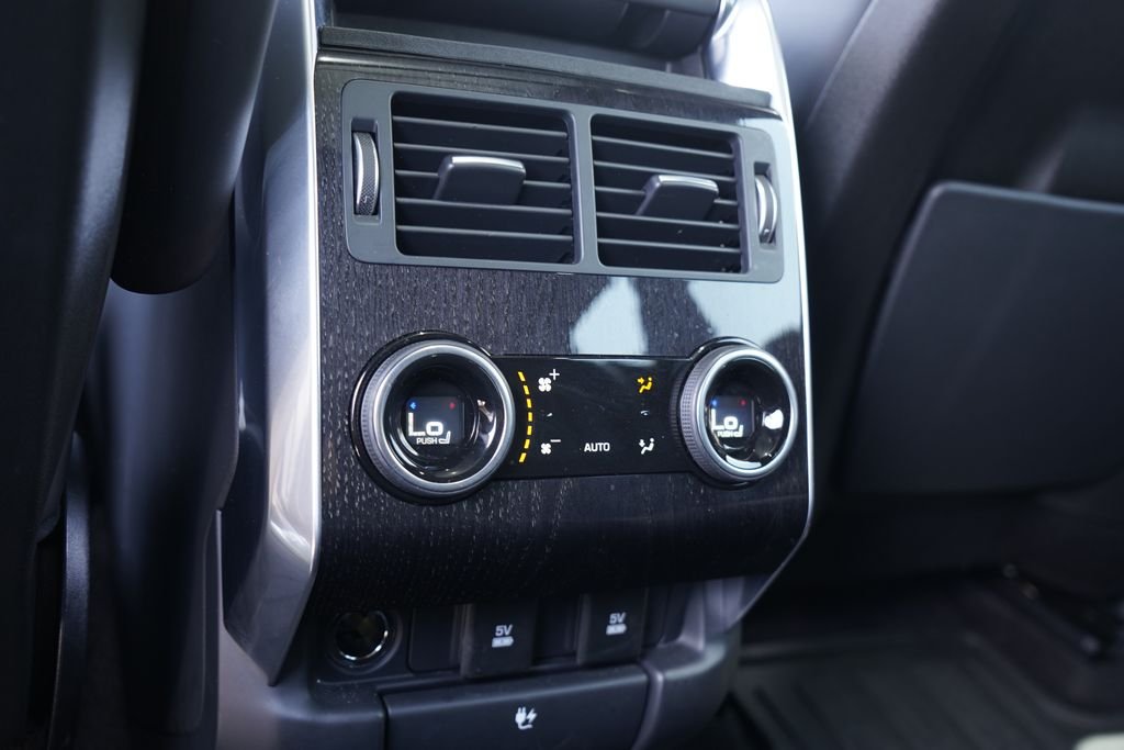 Used 2021 Black Land Rover HSE Silver Edition image 27