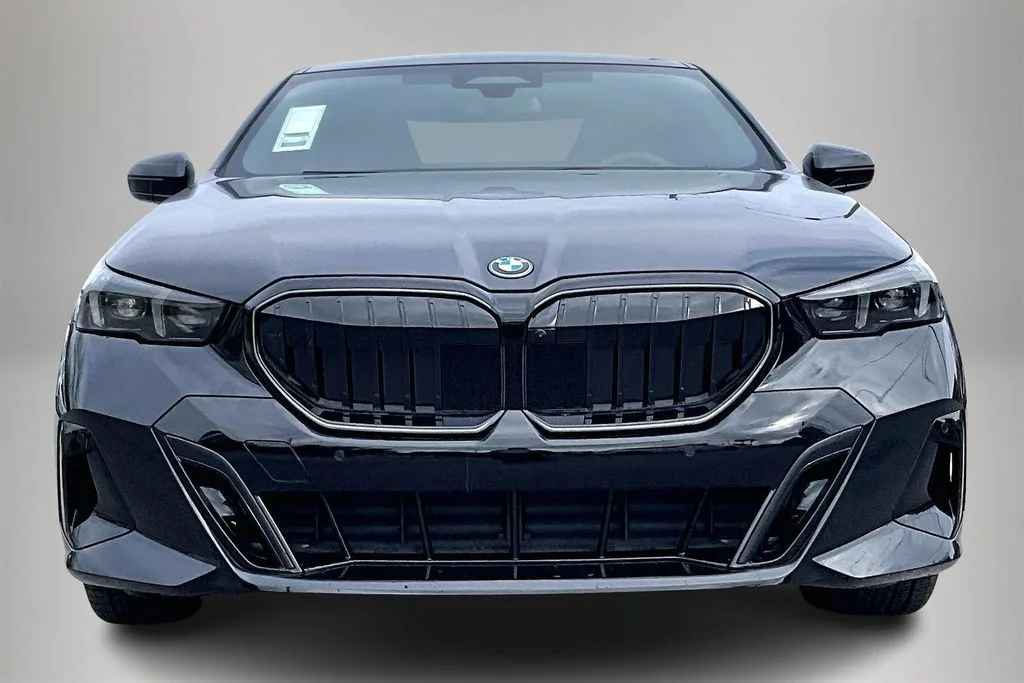 2026 BMW 5 Series 550e - Photo 12